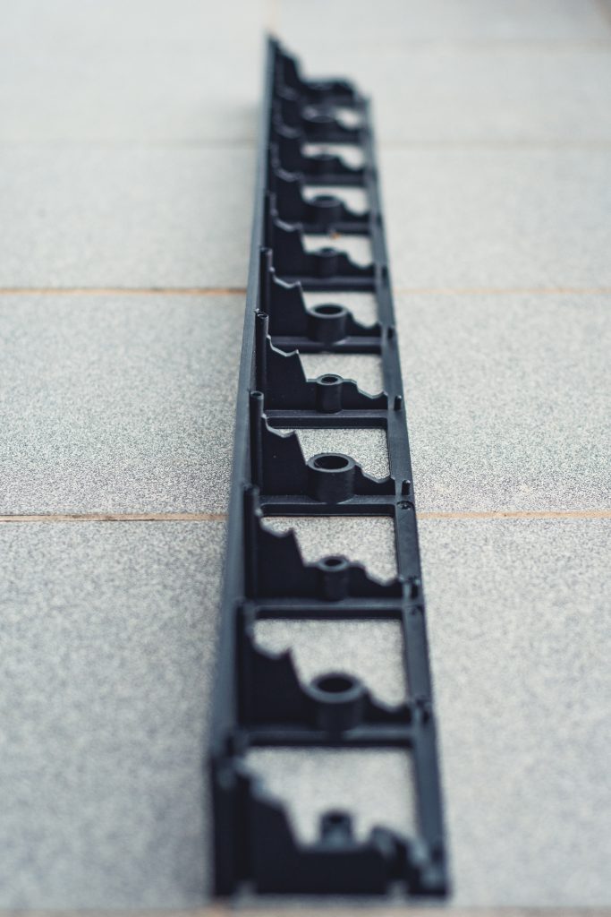 Plastični vrtni robniki